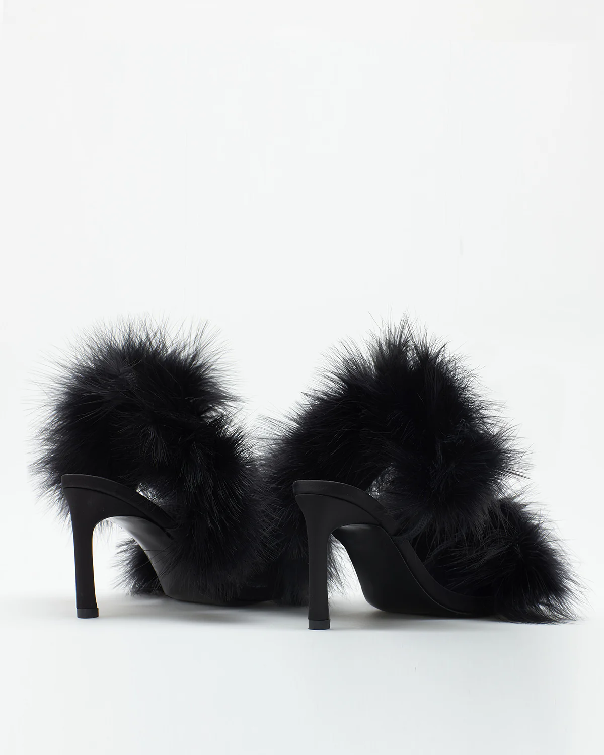 Tina Heel - Image 5
